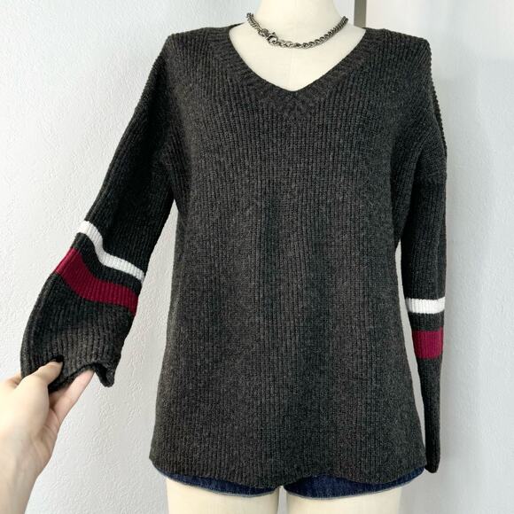 Strut & Bolt Sweaters - Strut & Bolt Gray V-Neck Sleeve Stripe Sweater Size Medium